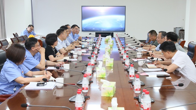 河南省国资委党委副书记、主任吴祖明一行到万基控股集团调研